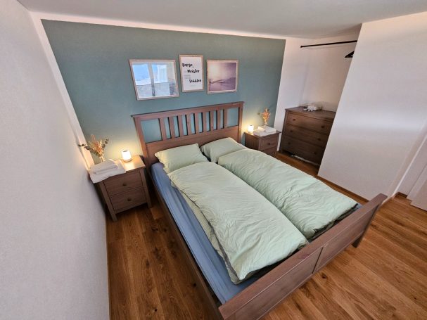 Schlafzimmer 1